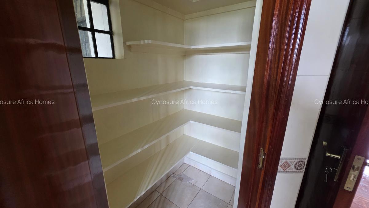 3 Bed Apartment with Parking at Ole Dume Road - 4