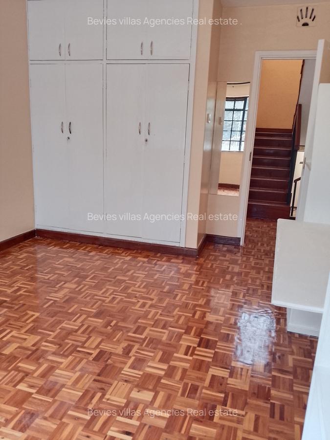 5 Bed Townhouse with En Suite at Westlands - 6