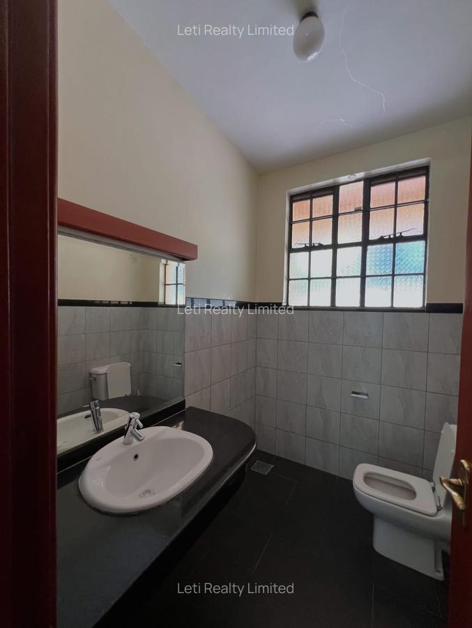 4 Bed House with En Suite in Runda - 6