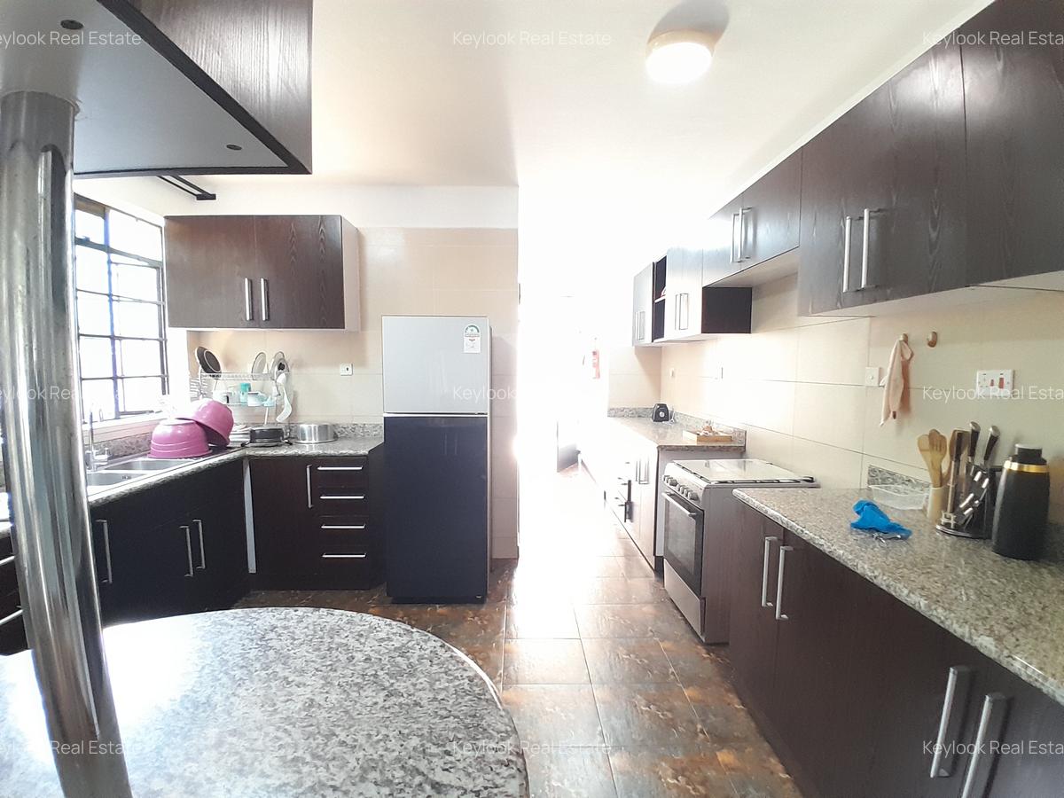 4 Bed Townhouse with En Suite at Lavington - 5