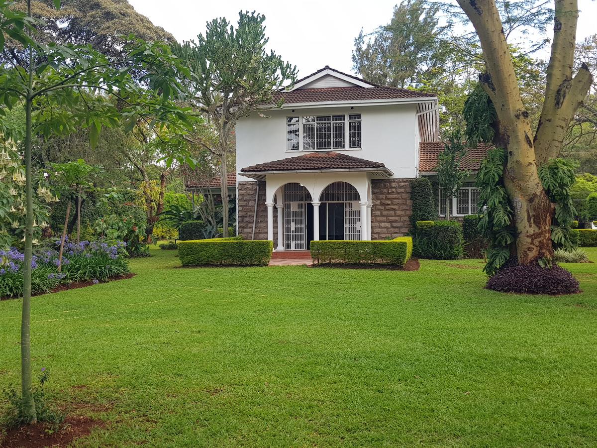 4 Bed House with En Suite at Acacia Drive - 3