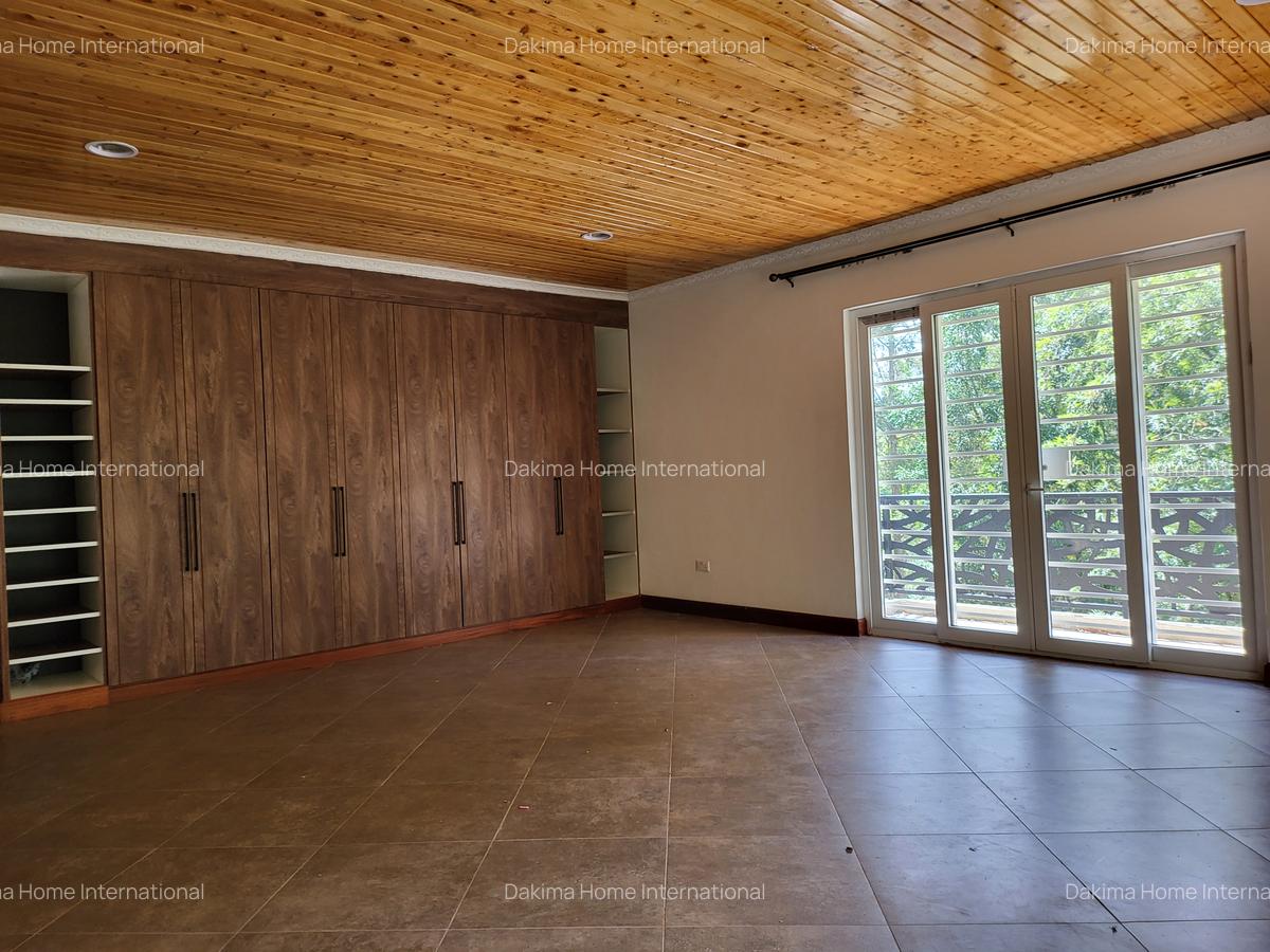 5 Bed Townhouse with En Suite in Rosslyn - 17