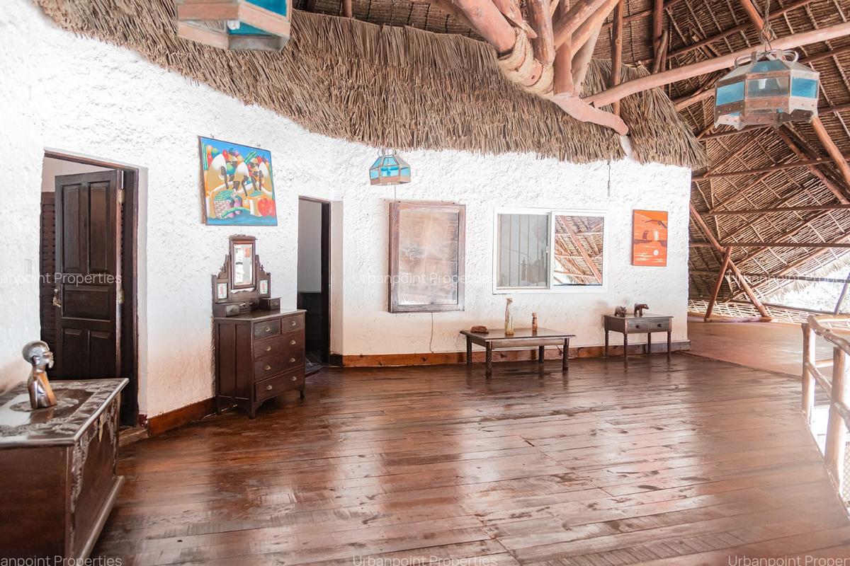 4 Bed House with En Suite in Malindi - 6