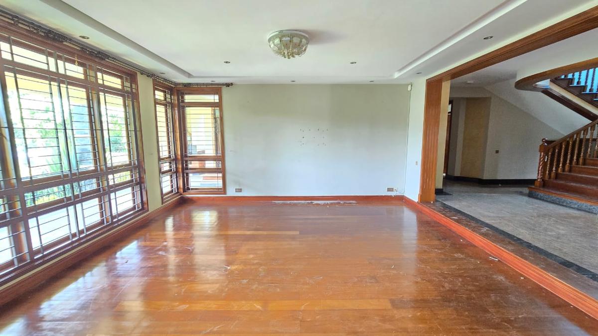 4 Bed House with En Suite in Runda - 3