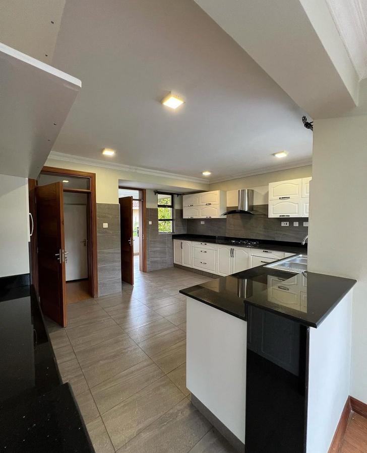 4 Bed Villa with En Suite in Lavington - 4