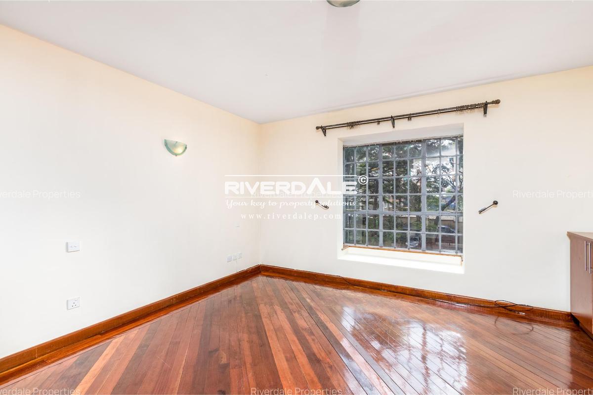 2 Bed Apartment with En Suite in Westlands Area - 2