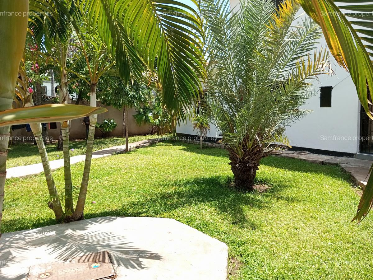 4 Bed Villa with Staff Quarters at Links Road - 16