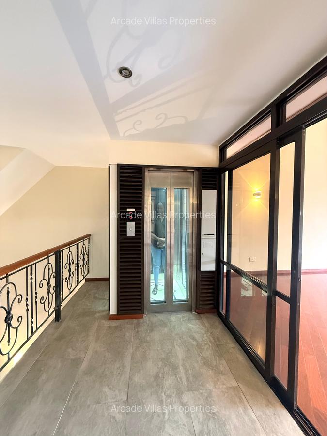 5 Bed Townhouse with En Suite in Lavington - 14