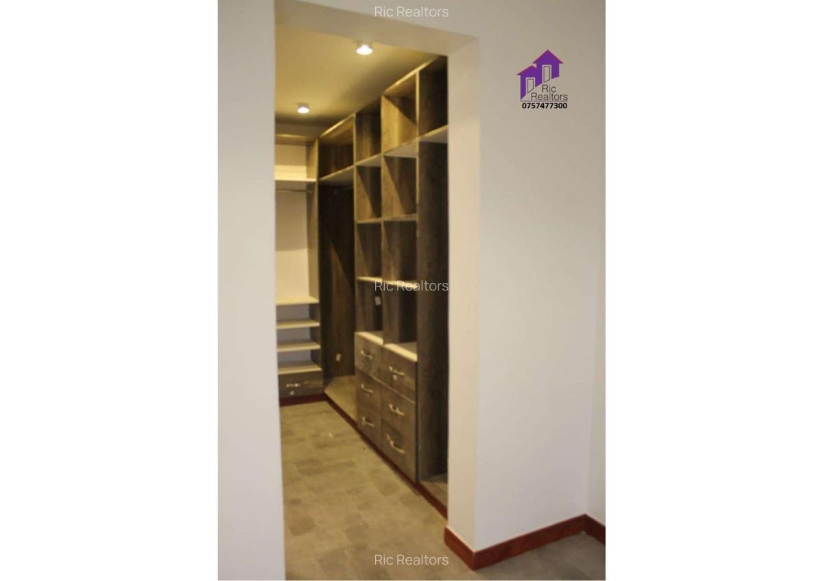 3 Bed Townhouse with En Suite at Silanga Road - 12