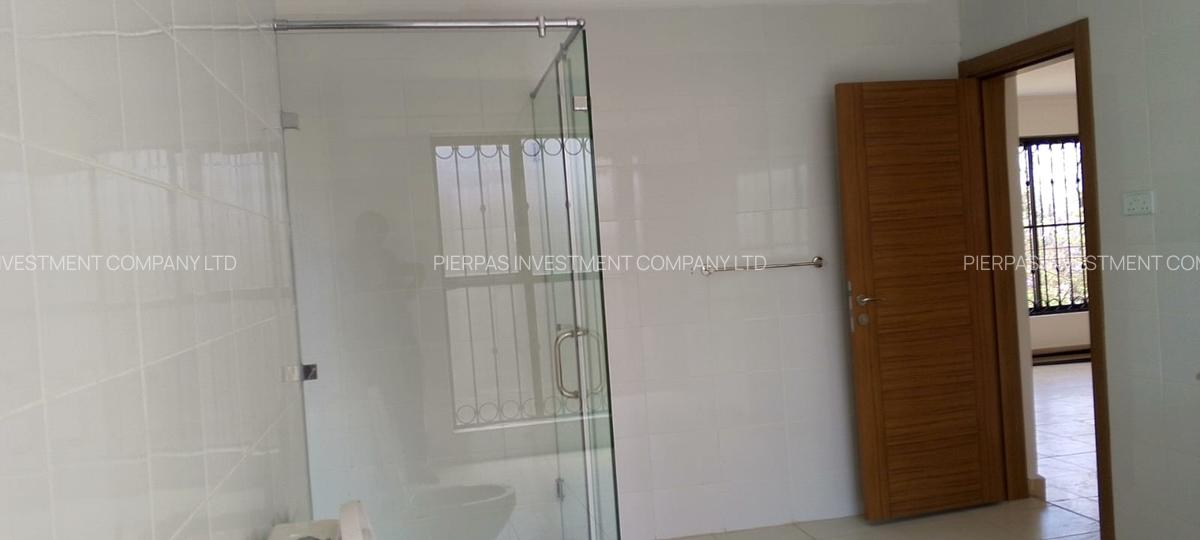 5 Bed Townhouse with En Suite in Syokimau - 15