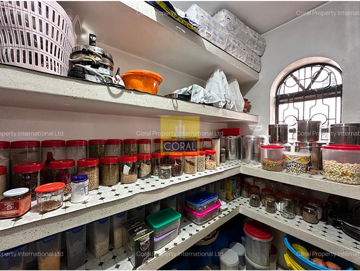 5 Bed Townhouse in Rhapta Road - 4