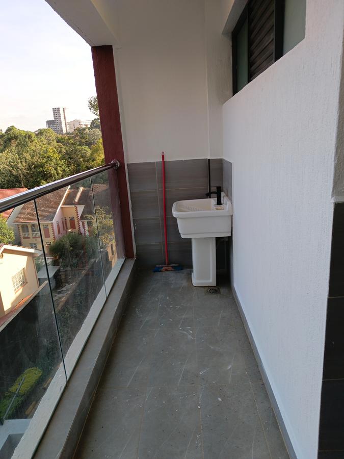 2 Bed Apartment with En Suite in Lavington - 4