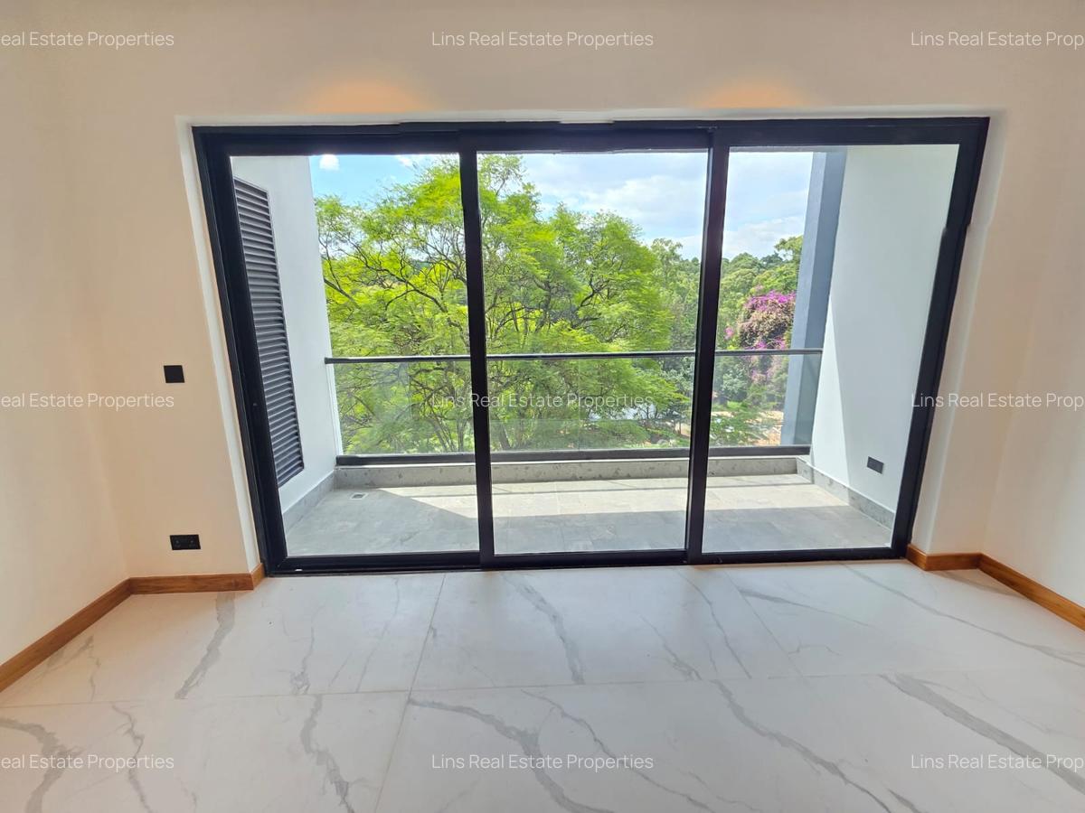 Serviced 2 Bed Apartment with En Suite in Spring Valley - 8