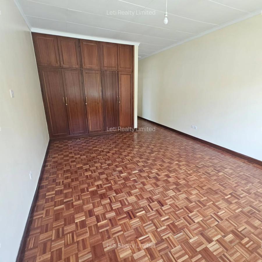 4 Bed Townhouse with En Suite in Lavington - 16