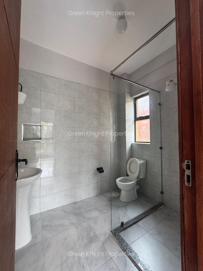 Serviced 2 Bed Apartment with En Suite in Brookside - 5