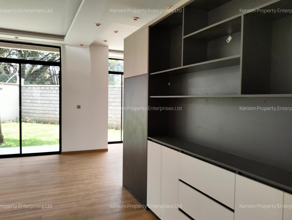 5 Bed Townhouse with En Suite in Lavington - 16