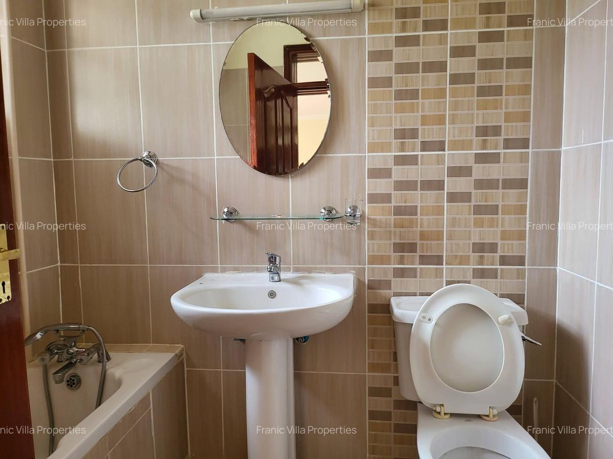5 Bed Villa with En Suite at Rosslyn Height - 11