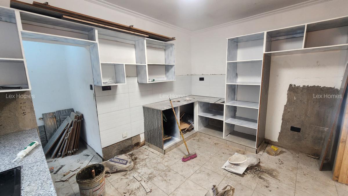5 Bed House with En Suite at Forest Line Road - 5