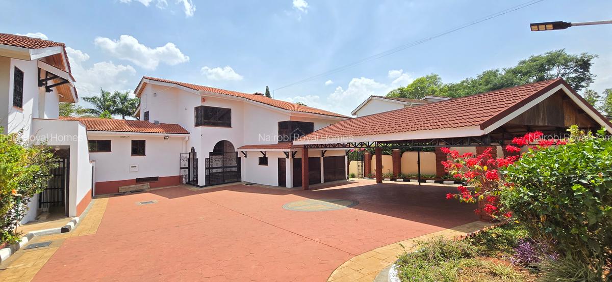 5 Bed House with En Suite at Off Un Avenue - 5