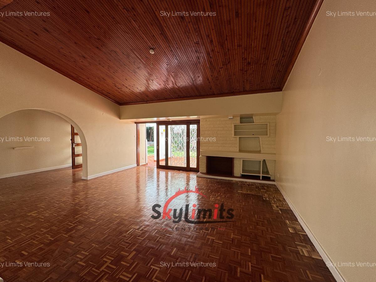 4 Bed House with En Suite in Gigiri - 11