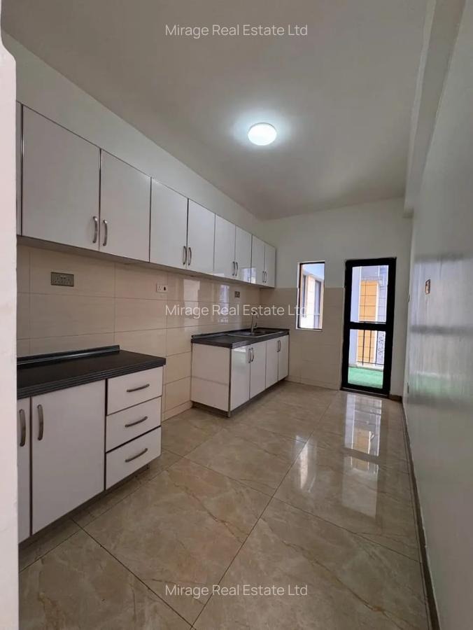 2 Bed Apartment with Swimming Pool in Kilimani - 4