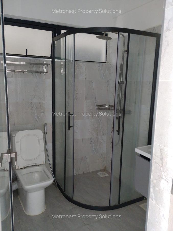 3 Bed Apartment with En Suite at Valley Arcade - 4