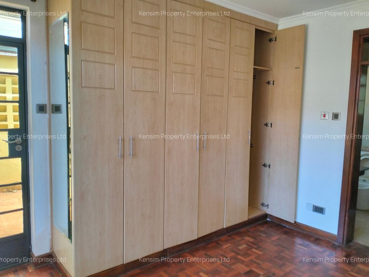 5 Bed Townhouse with En Suite in Lavington - 11