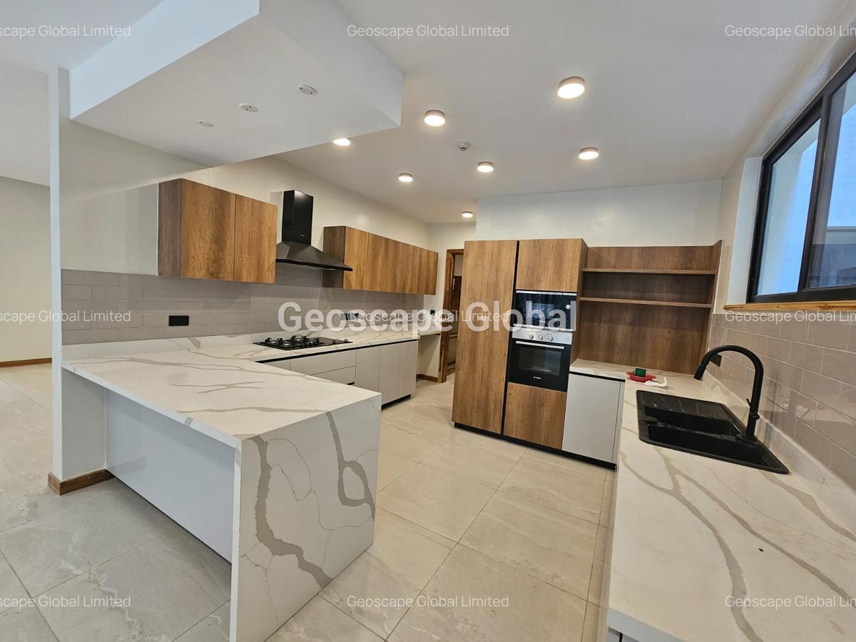 4 Bed Apartment with En Suite in Westlands Area - 11
