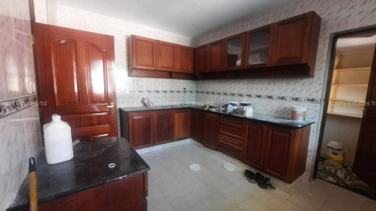 5 Bed Townhouse with En Suite in Lavington - 10