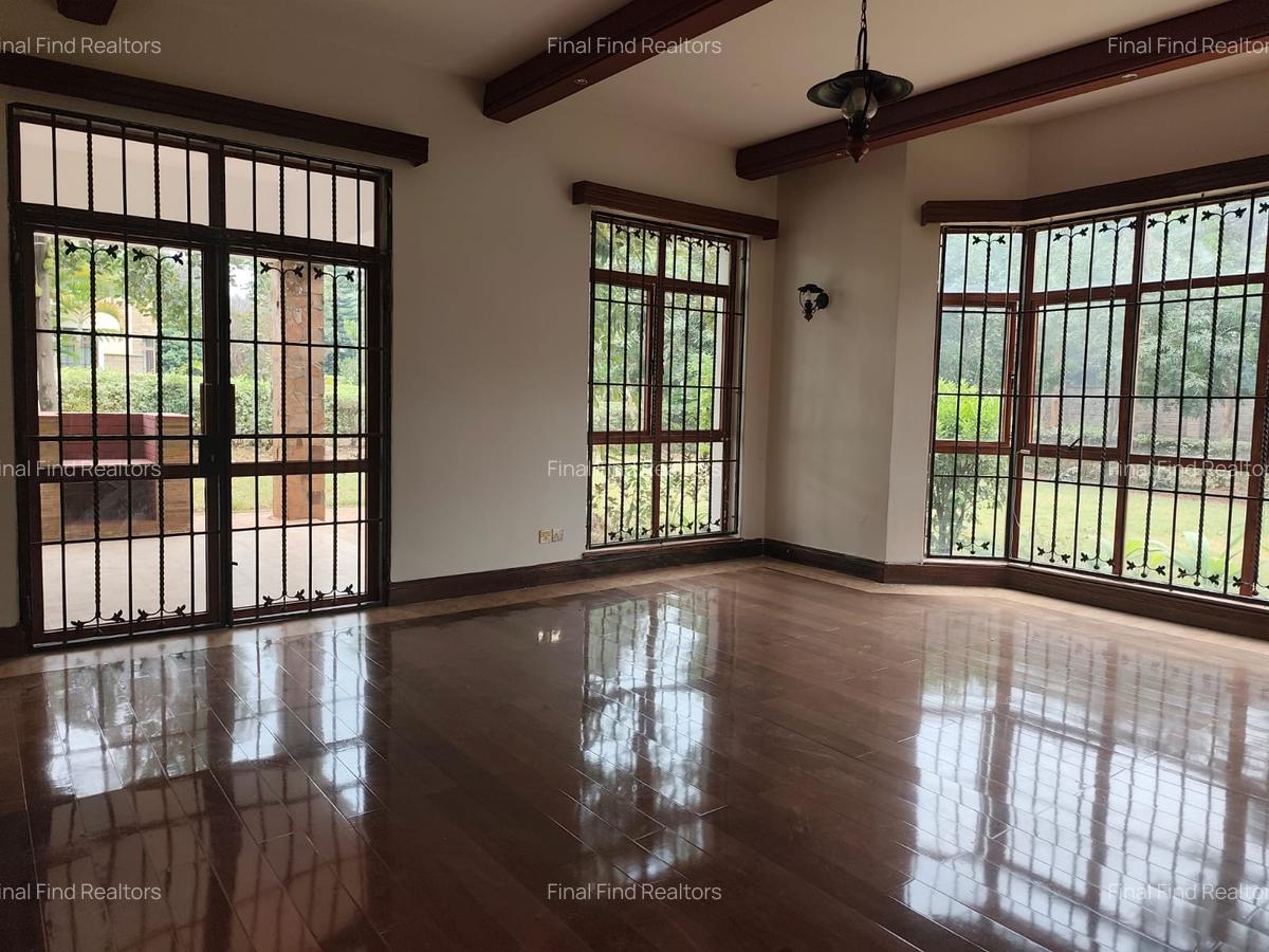 5 Bed Townhouse with En Suite in Runda - 16
