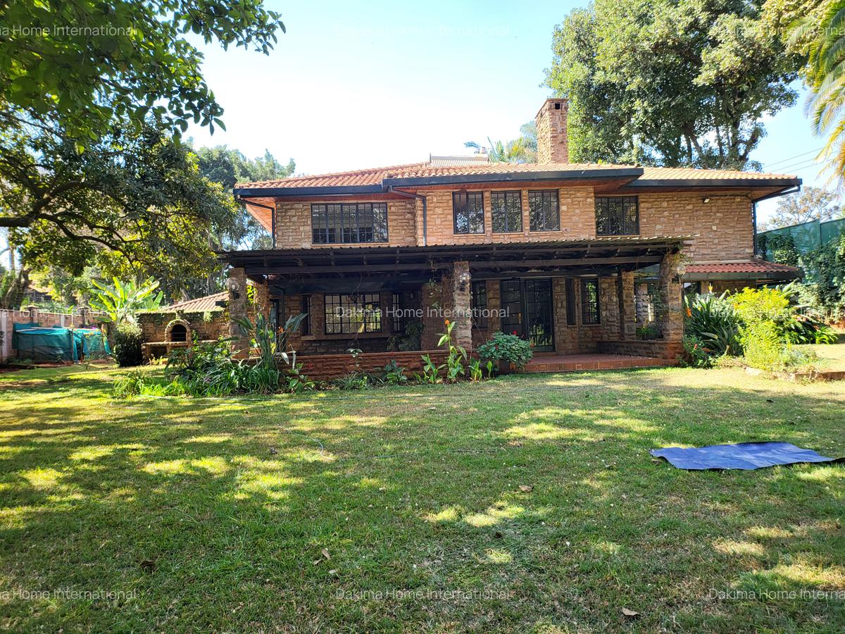 5 Bed House with En Suite in Runda - 20
