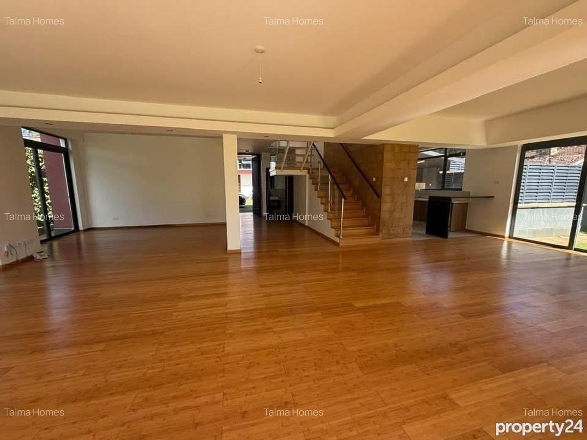 4 Bed Townhouse with En Suite at Garden Estate Road - 3