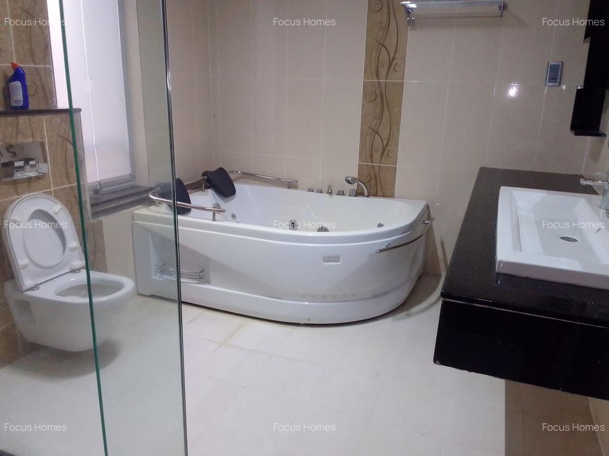 3 Bed Apartment with En Suite in Riverside - 7