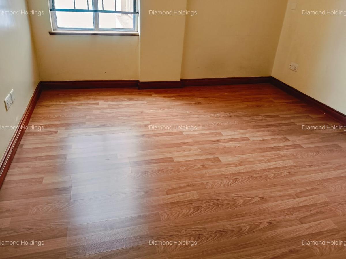 3 Bed Apartment with En Suite at Parklands - 7