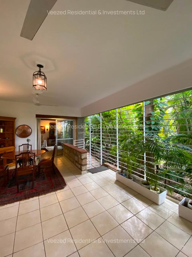 Serviced 3 Bed Apartment with En Suite in Nyali Area - 9