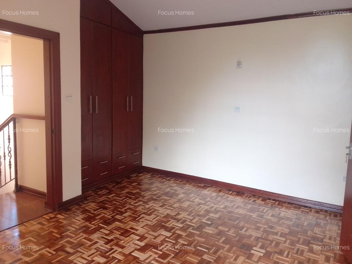5 Bed Townhouse with En Suite in Lavington - 5