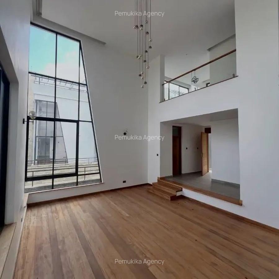 5 Bed Townhouse with En Suite in Lavington - 5