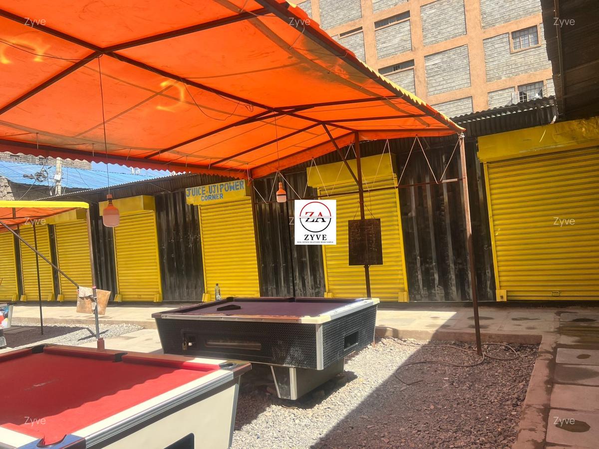 60 ft² Shop with Fibre Internet at Base - 3