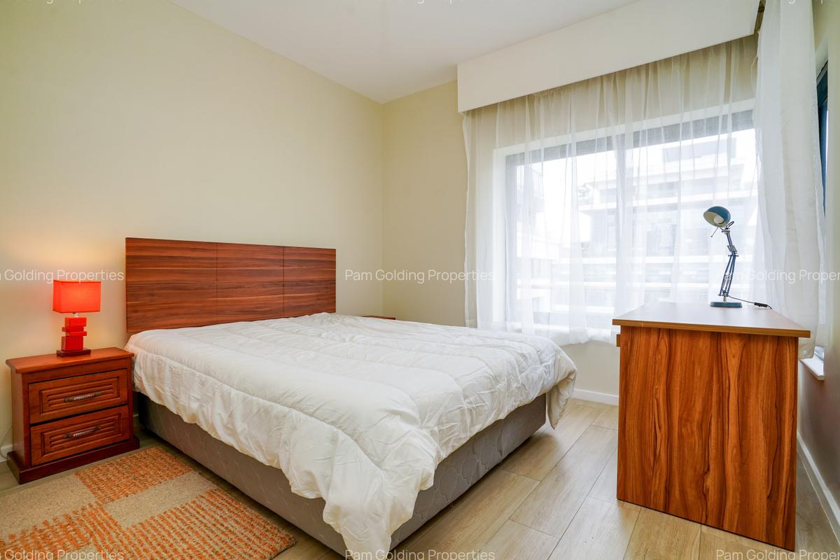 1 Bed Apartment with Swimming Pool in Riverside - 7