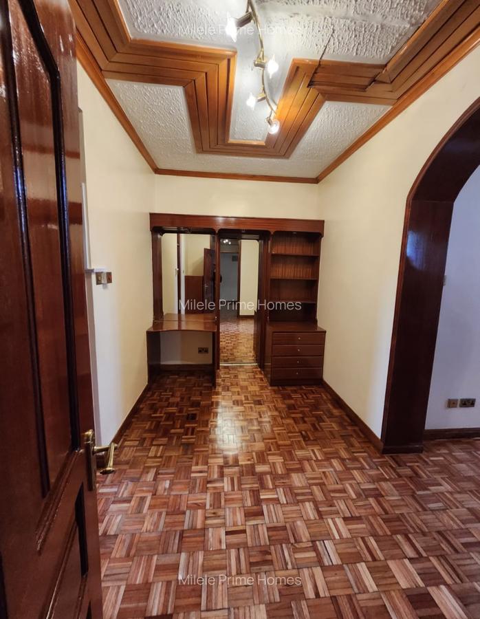 4 Bed House with En Suite in Karen Hardy - 5
