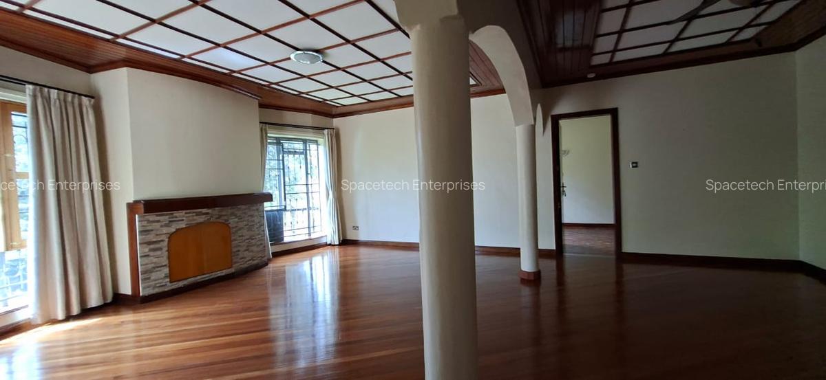 5 Bed House with En Suite in Runda - 12