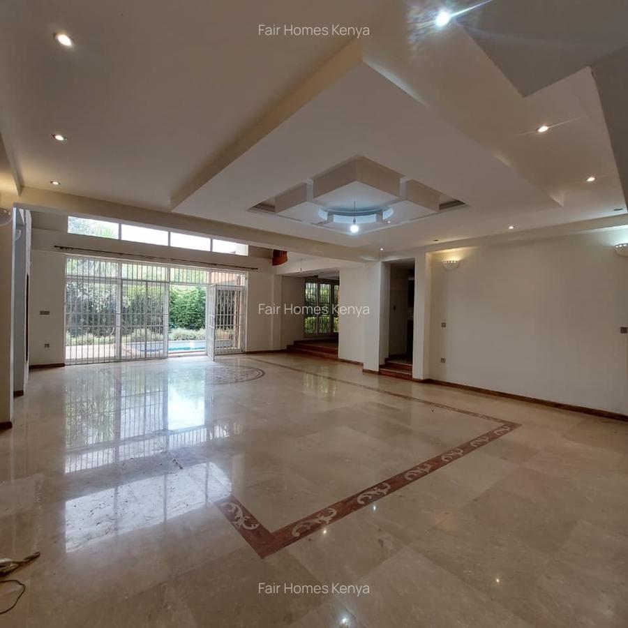 5 Bed Townhouse with En Suite at Convent Drive - 2