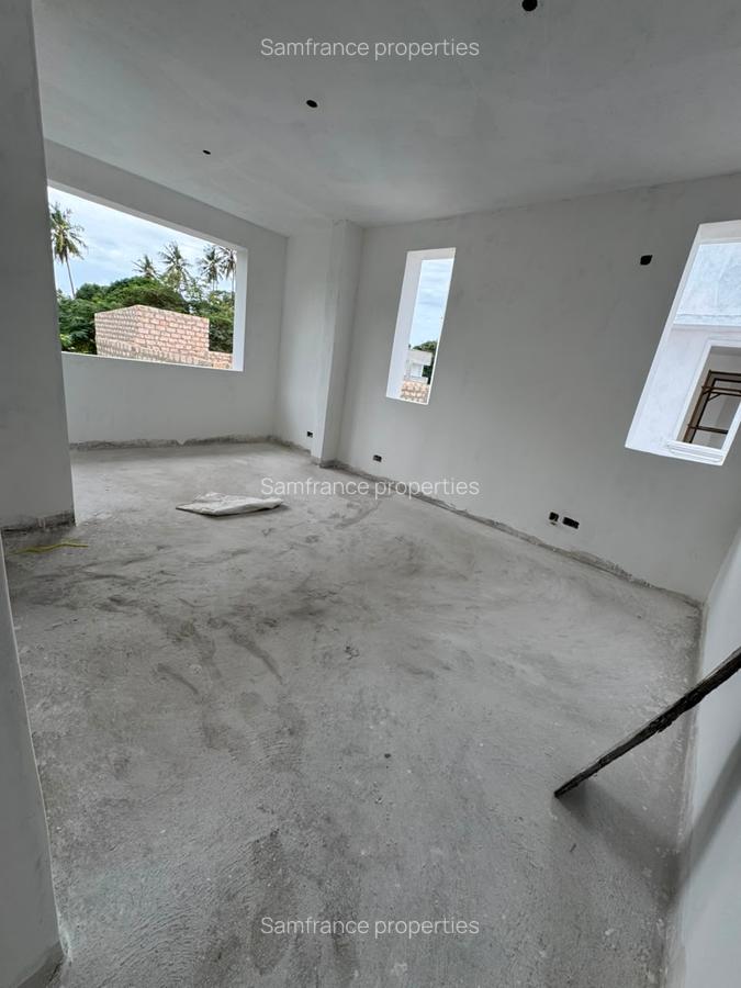 3 Bed Villa with Swimming Pool at Coca-Cola - 6