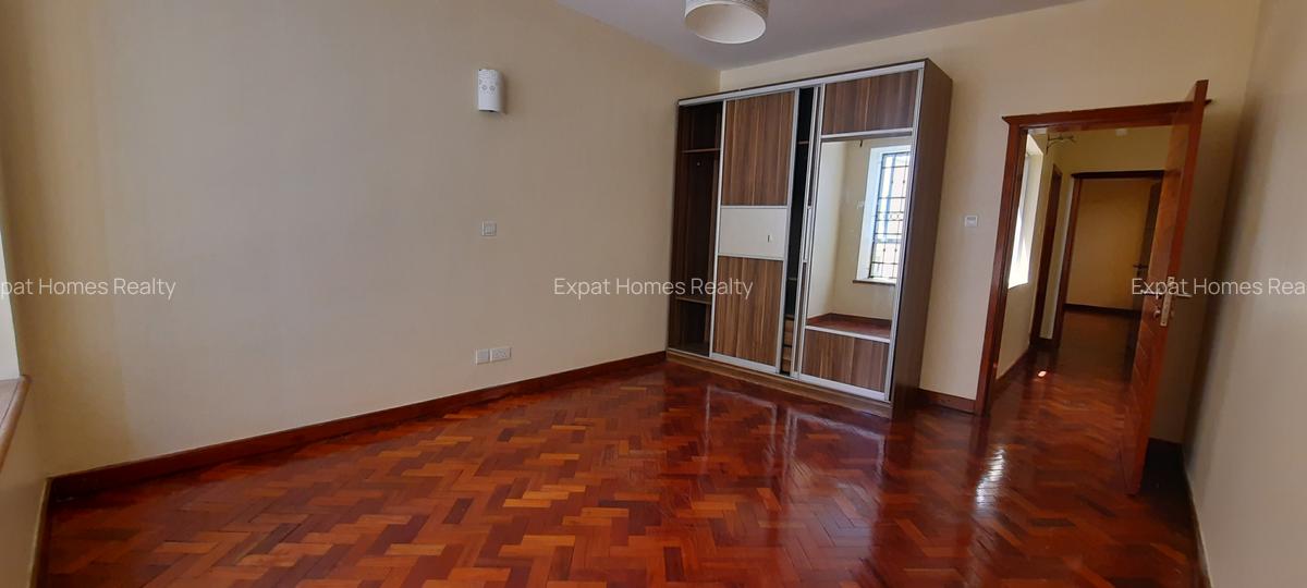 5 Bed Villa with En Suite in Lavington - 14
