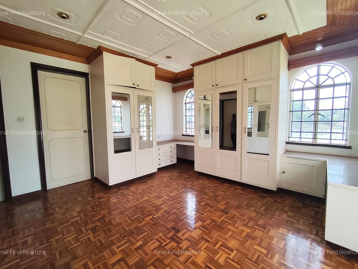 5 Bed House with En Suite in Loresho - 10