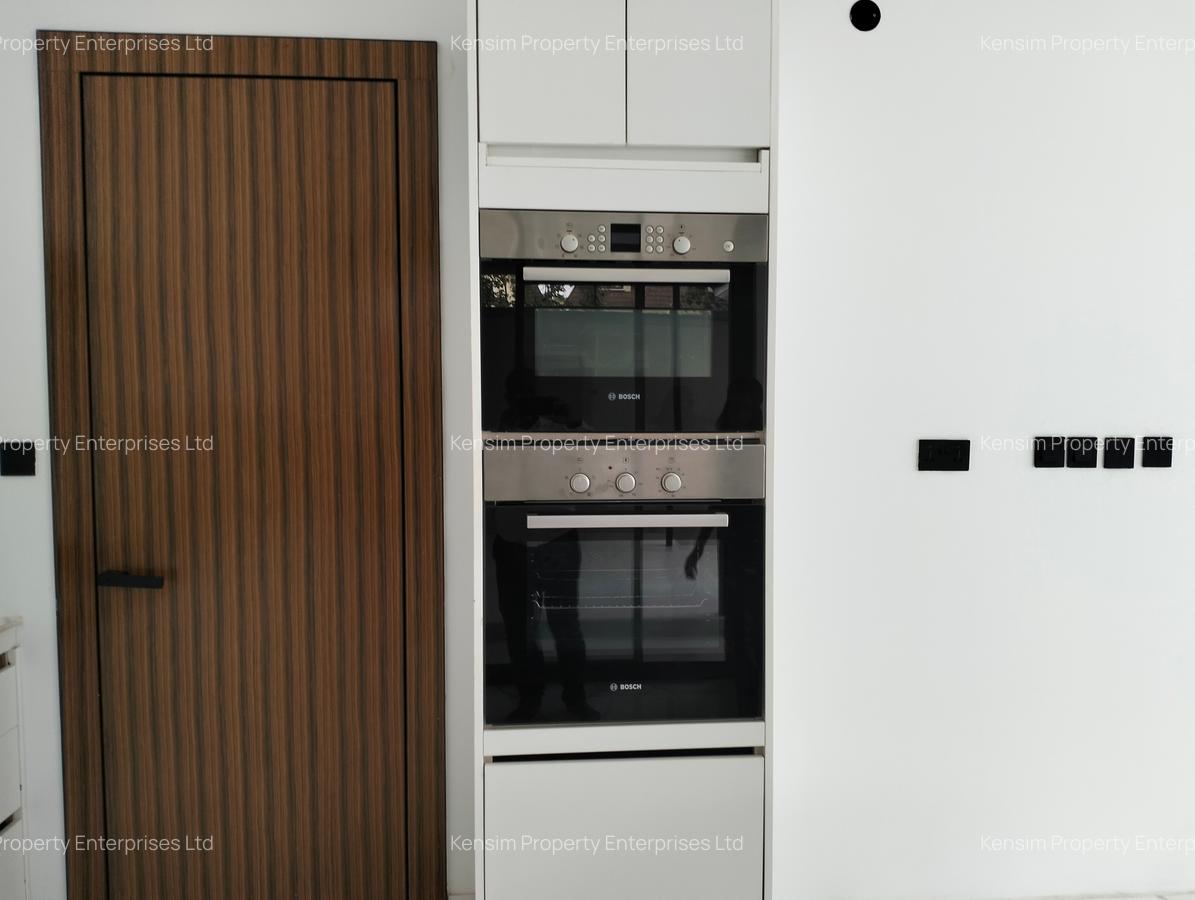 5 Bed Townhouse with En Suite in Lavington - 7