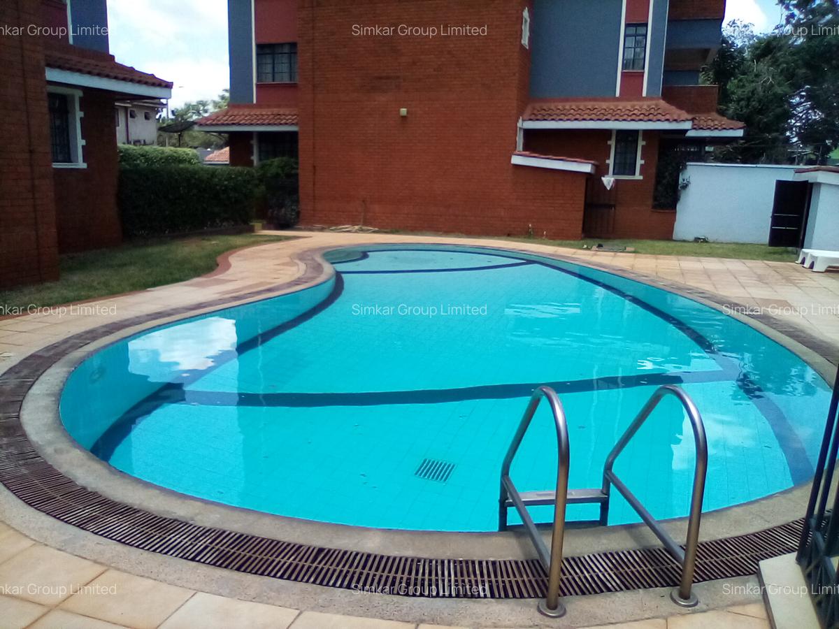 Serviced 2 Bed Apartment with En Suite at Valley Arcade - 15
