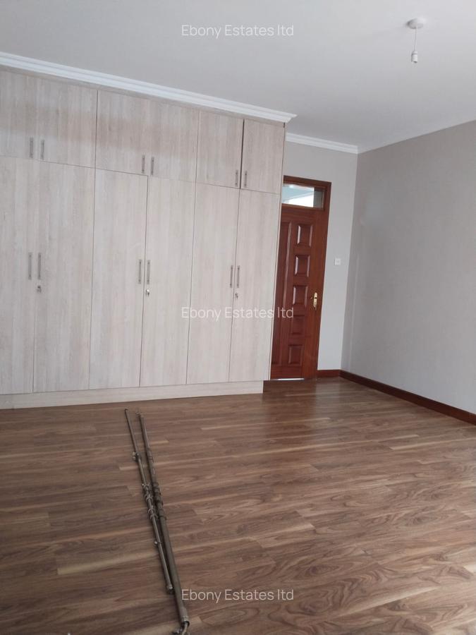 3 Bed Apartment with En Suite in Riverside - 16