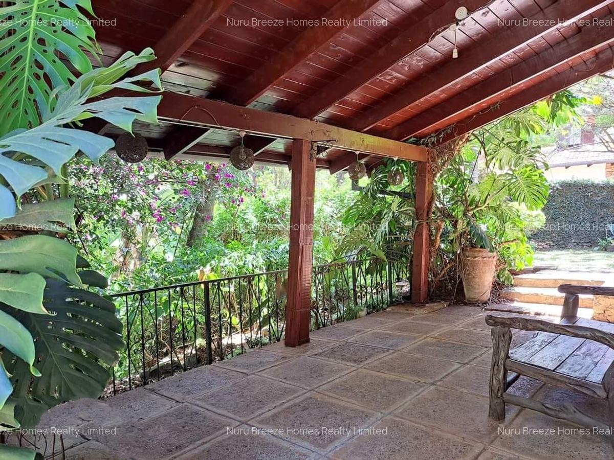 4 Bed House with En Suite in Lake View - 15
