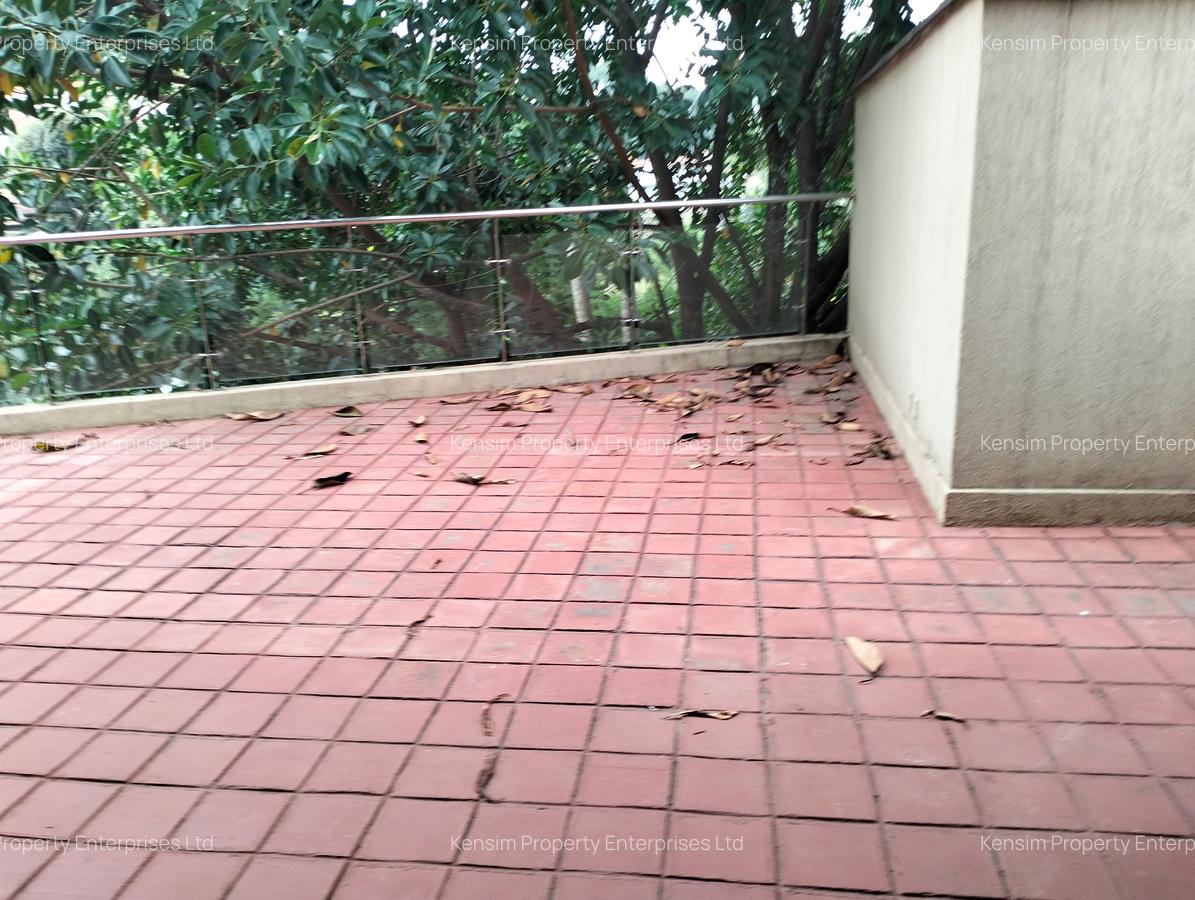 4 Bed Townhouse with En Suite in Lavington - 17